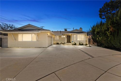 18900 Knapp St, Northridge, CA, 91324-2841 | Card Image