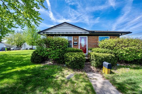 26155 Groveland St, Madison Heights, MI, 48071-3645 | Card Image