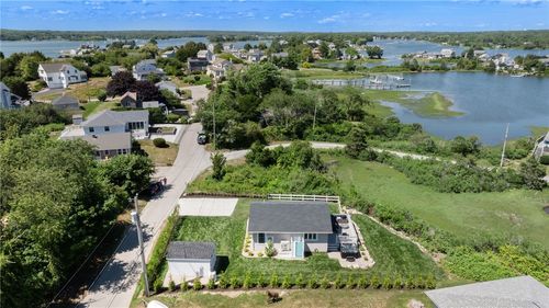 17 Goose Island Rd, Narragansett, RI, 02882-5310 | Card Image