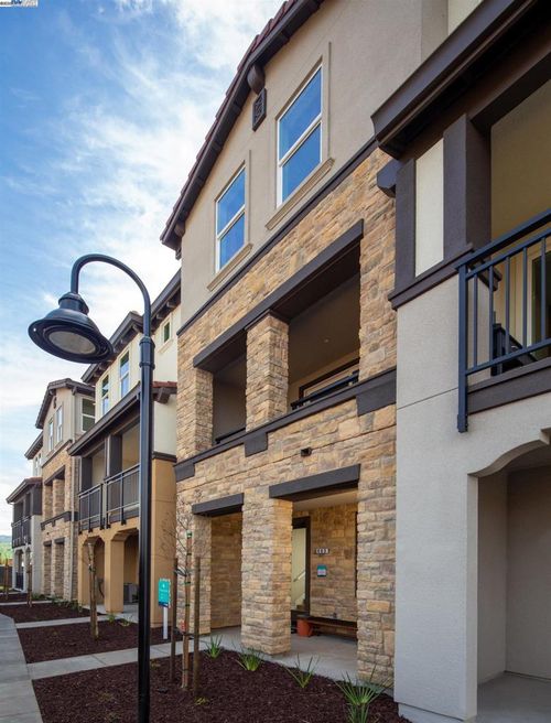 1004-964 Blaise Ln, Morgan Hill, CA, 95037-7936 | Card Image