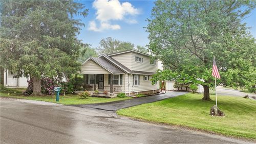 2735 20th Street Ext, Patterson Hts, PA, 15010-2527 | Card Image