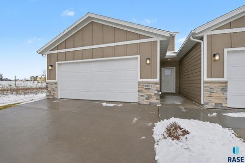 9201 W Ark Pl Place, Sioux Falls, SD, 57106 | Card Image