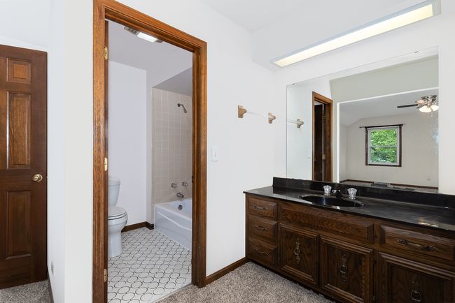 1280 W Bauer Rd, Home with 5 bedrooms, 3 bathrooms and 4 parking in Naperville IL | Image 17