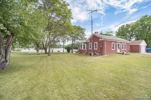 9068 Perry Rd, Atlas, MI, 48411-7708 | Card Image