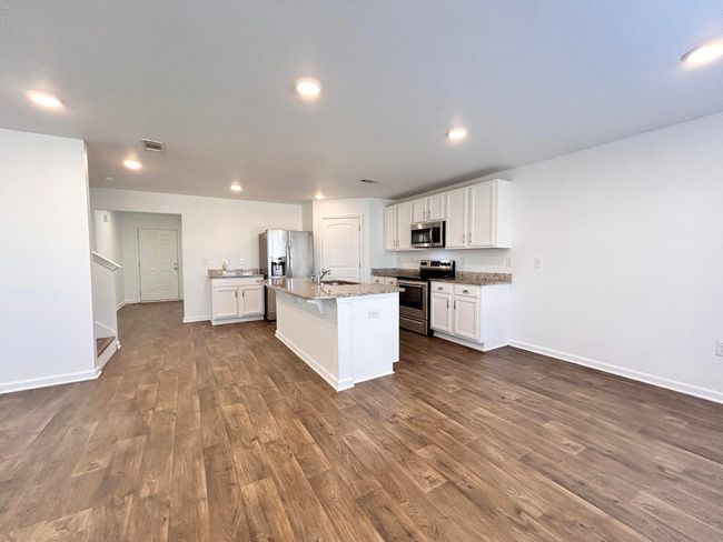 12 Kitchen | Image 13