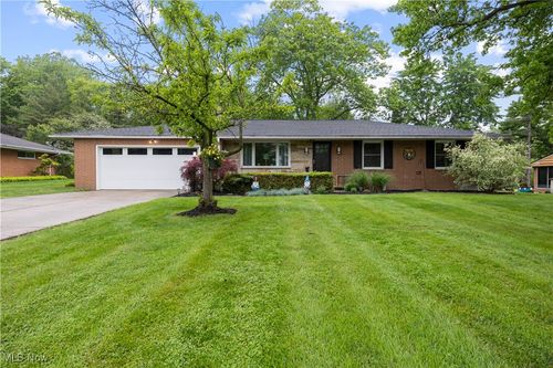 7701 Winding Way, Brecksville, OH, 44141-1929 | Card Image
