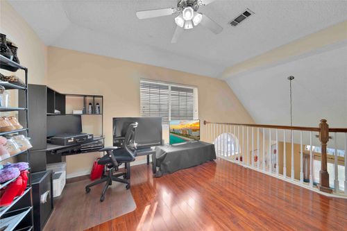 9352 Riverwalk Ln, Irving, TX, 75063-4775 | Card Image