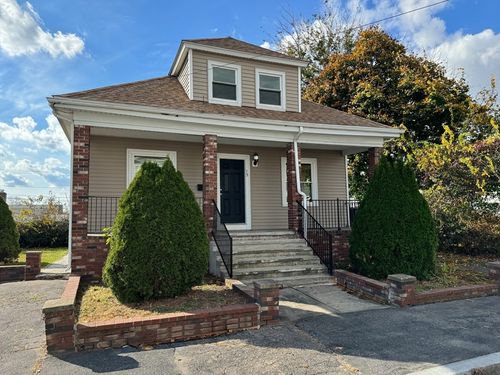 15 Reynolds St, East Providence, RI, 02914-3612 | Card Image
