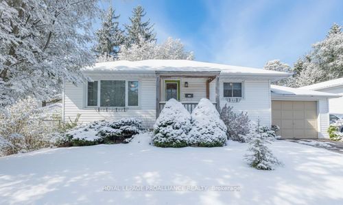 427 Victoria St, Cobourg, ON, K9A3H1 | Card Image