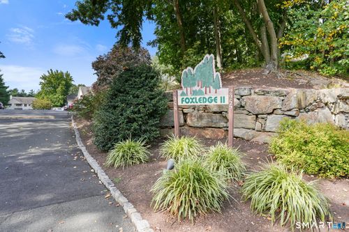 44-2955 Madison Ave, Bridgeport, CT, 06606-2070 | Card Image