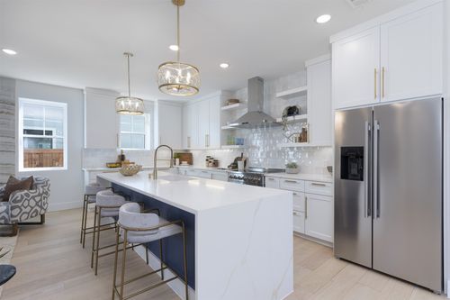 710 W White Ave, Mckinney, TX, 75069-1743 | Card Image