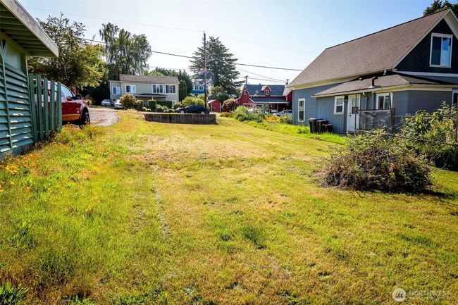 Looking east from back of the lot | Image 14