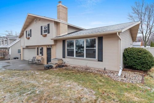 951 Duchateau Avenue, Ashwaubenon, WI, 54304 | Card Image