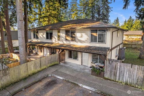 18332 Hurst Road, Lynnwood, WA, 98037 | Card Image