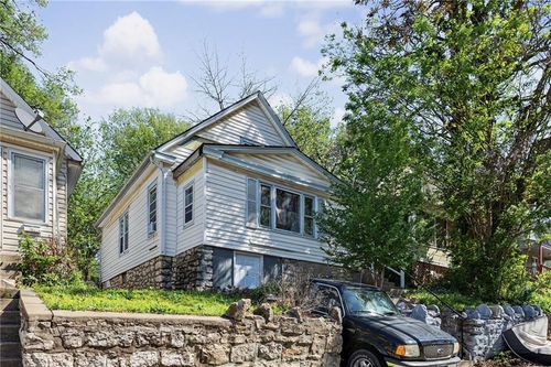 5606 Scarritt Ave, Kansas City, MO, 64123-1411 | Card Image