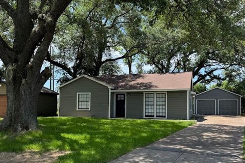 2203 Westway St, Orange, TX, 77630-7622 | Card Image