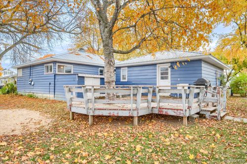 7036 Clabuesch St, Pigeon, MI, 48755-9679 | Card Image