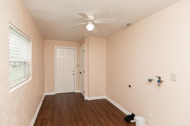 715 Dayna Ln, House other with 4 bedrooms, 2 bathrooms and null parking in Sour Lake TX | Image 16