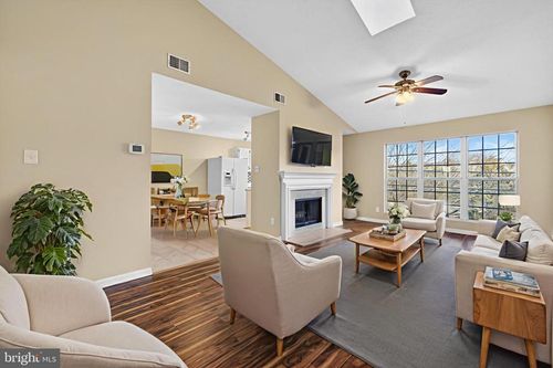 unit-301-1111 Huntmaster Ter Ne, LEESBURG, VA, 20176-4559 | Card Image