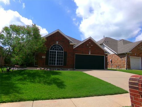 663 Morgan Dr, Grand Prairie, TX, 75052-2547 | Card Image