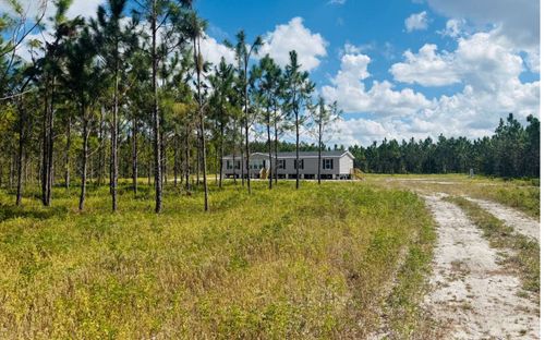 7670 207th Rd, LIVE OAK, FL, 32060-9075 | Card Image
