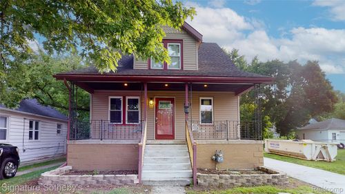 2002 Ridgemont Rd, Grosse Pointe Woods, MI, 48236-1336 | Card Image