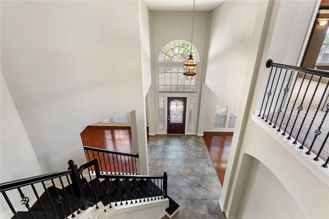 Grand entry way with double height ceilings. | Image 29