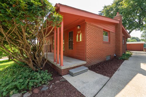 827 Westwood Ave, Ann Arbor, MI, 48103-3560 | Card Image