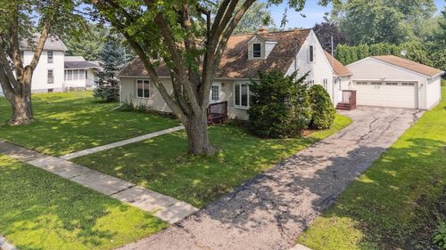 315 E 4th St, BYRON, IL, 61010-9359 | Card Image