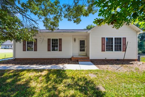 2436 29th Avenue Ct Ne, Hickory, NC, 28601-7241 | Card Image