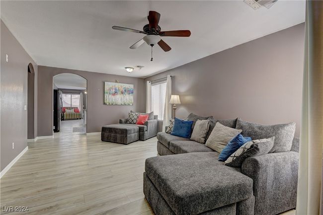 6550 First View Ave, House other with 3 bedrooms, 2 bathrooms and null parking in Las Vegas NV | Image 4