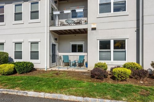 1008-1008 Brittany Dr, Wayne, NJ, 07470-3241 | Card Image