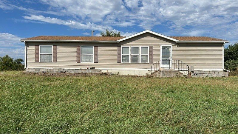 Wyoming St, New Virginia, IA 50210