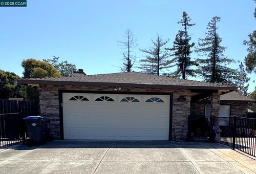 2154 Montclair Ct, Fairfield, CA, 94534-1031 | Card Image