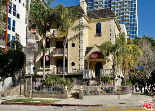 103-698 S Berendo St, Los Angeles, CA, 90004-5702 | Card Image