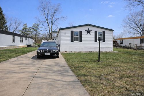 81 Bush Gdns, Alden, NY, 14004 | Card Image