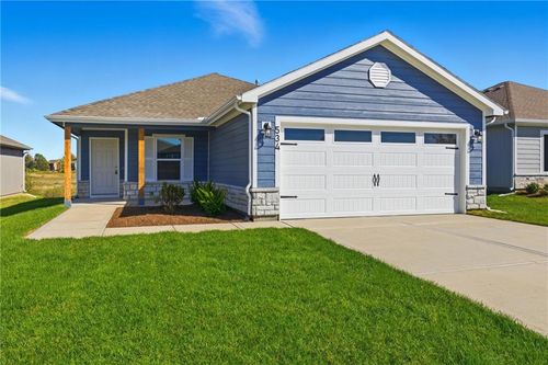 20233 W 194th Ter, Spring Hill, KS, 66083-2205 | Card Image