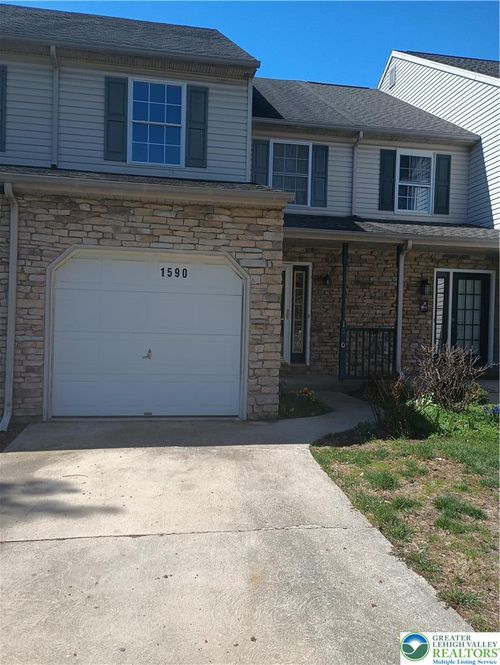 1590 Pinewind Dr, ALBURTIS, PA, 18011-2704 | Card Image