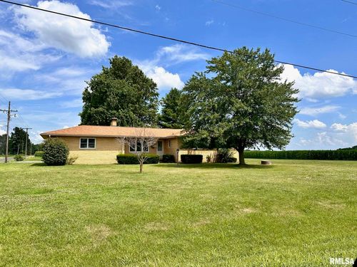 1678 Sandusky Rd, Jacksonville, IL, 62650-6037 | Card Image