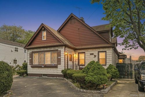 1033 N Fletcher Ave, Valley Stream, NY, 11580-1341 | Card Image