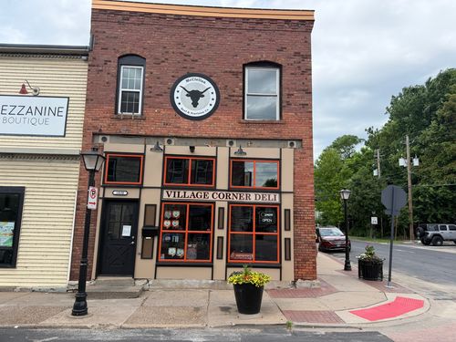 1-2025 E 11th St, Davenport, IA, 52803-3909 | Card Image