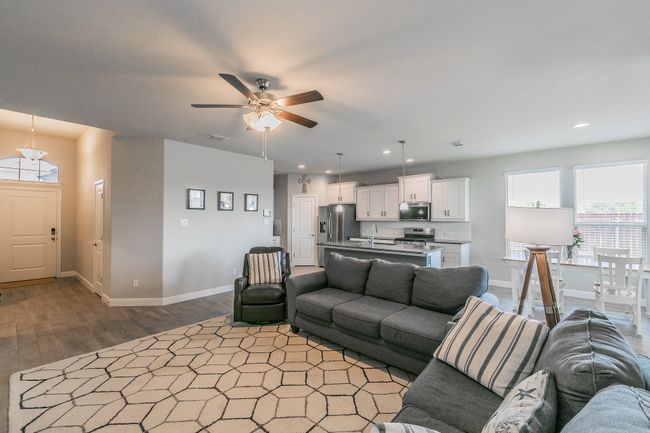 812 Holler Loop, House other with 4 bedrooms, 2 bathrooms and null parking in Justin TX | Image 11