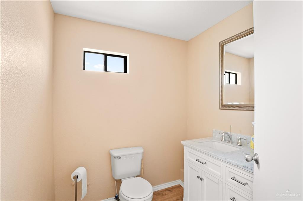 Commercial Lease in Palmview 5