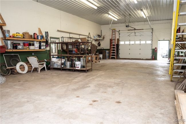 Storage or Work Area | Image 30