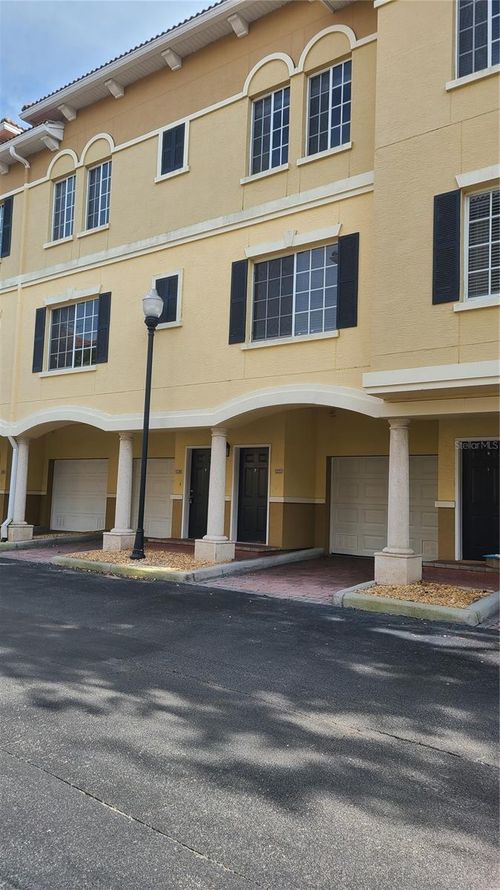 5220-5220 Hampton Beach Pl, TAMPA, FL, 33609-2498 | Card Image