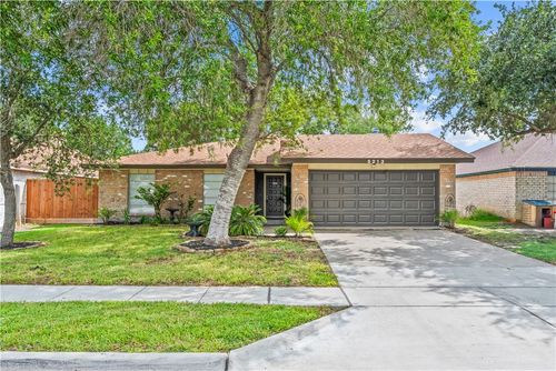 5213 Inverness Dr, Corpus Christi, TX, 78413-4679 | Card Image