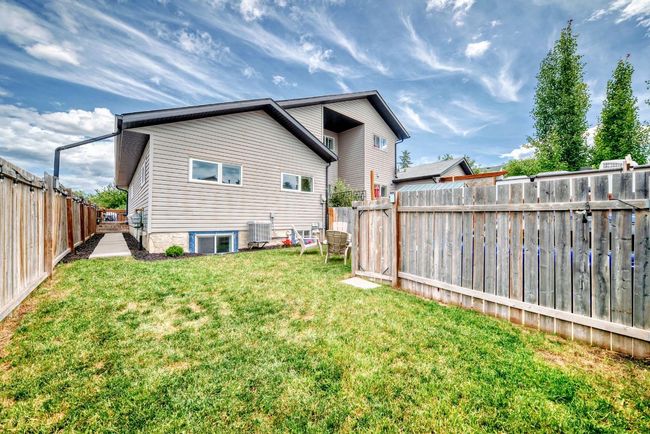 207 Deerview Way Se, Townhouse with 3 bedrooms, 2 bathrooms and 1 parking in Calgary AB | Image 34