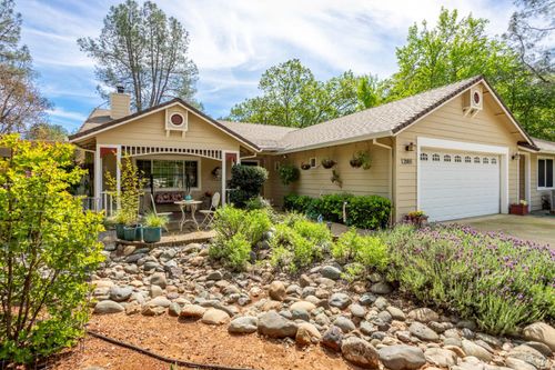 12805 Melonbank Dr, Redding, CA, 96003-7768 | Card Image