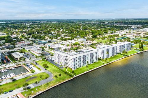 411-301 Lake Shore Dr, Lake Park, FL, 33403-3575 | Card Image