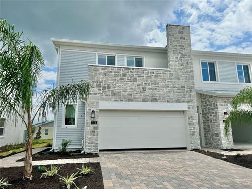 173 Nine Iron Dr, DAVENPORT, FL, 33896-8047 | Card Image